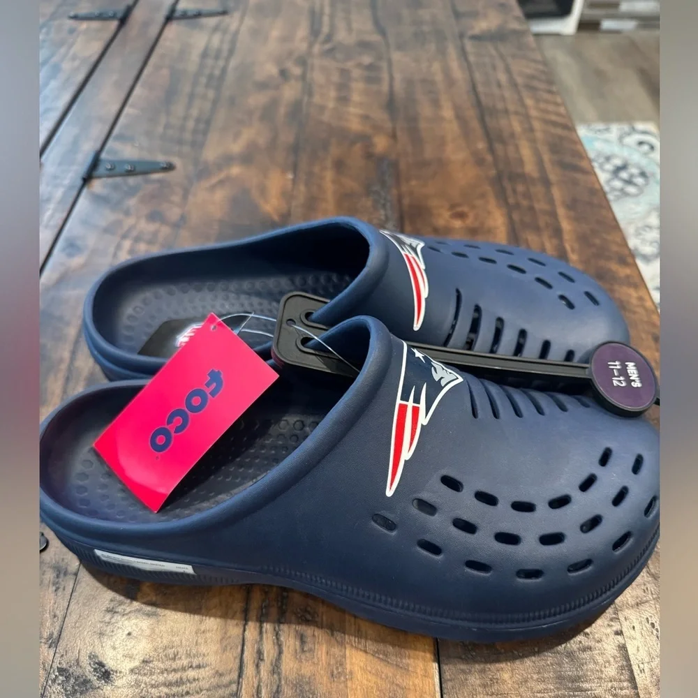 Foco New England Patriots Solid Clogs - Picture 3 of 7